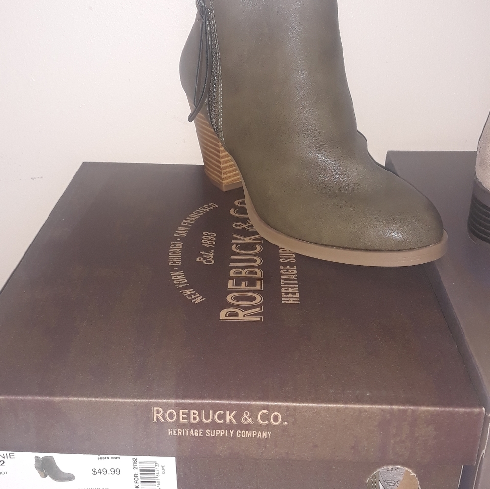 Shoe boots
